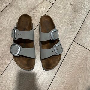 Birkenstocks size 40. Women’s 9/9.5. Arizona Big Buckle. Nubuck Leather.